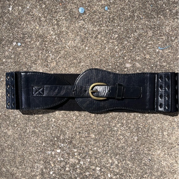 Beltiscool Brand Black Leather Expandable Belt in S/M - Picture 10 of 11